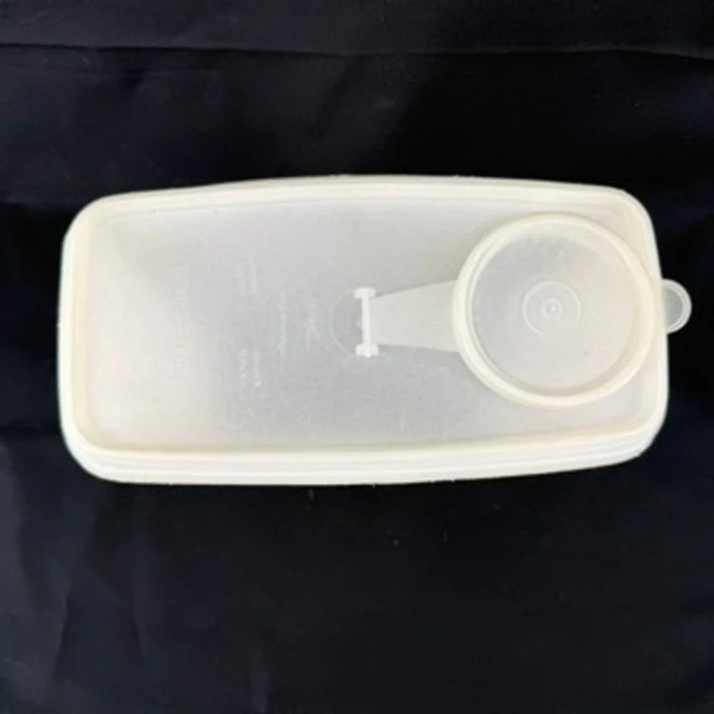 Tupperware Store N Pour Cereal Dry Food Dispenser Container White Vintage 1647